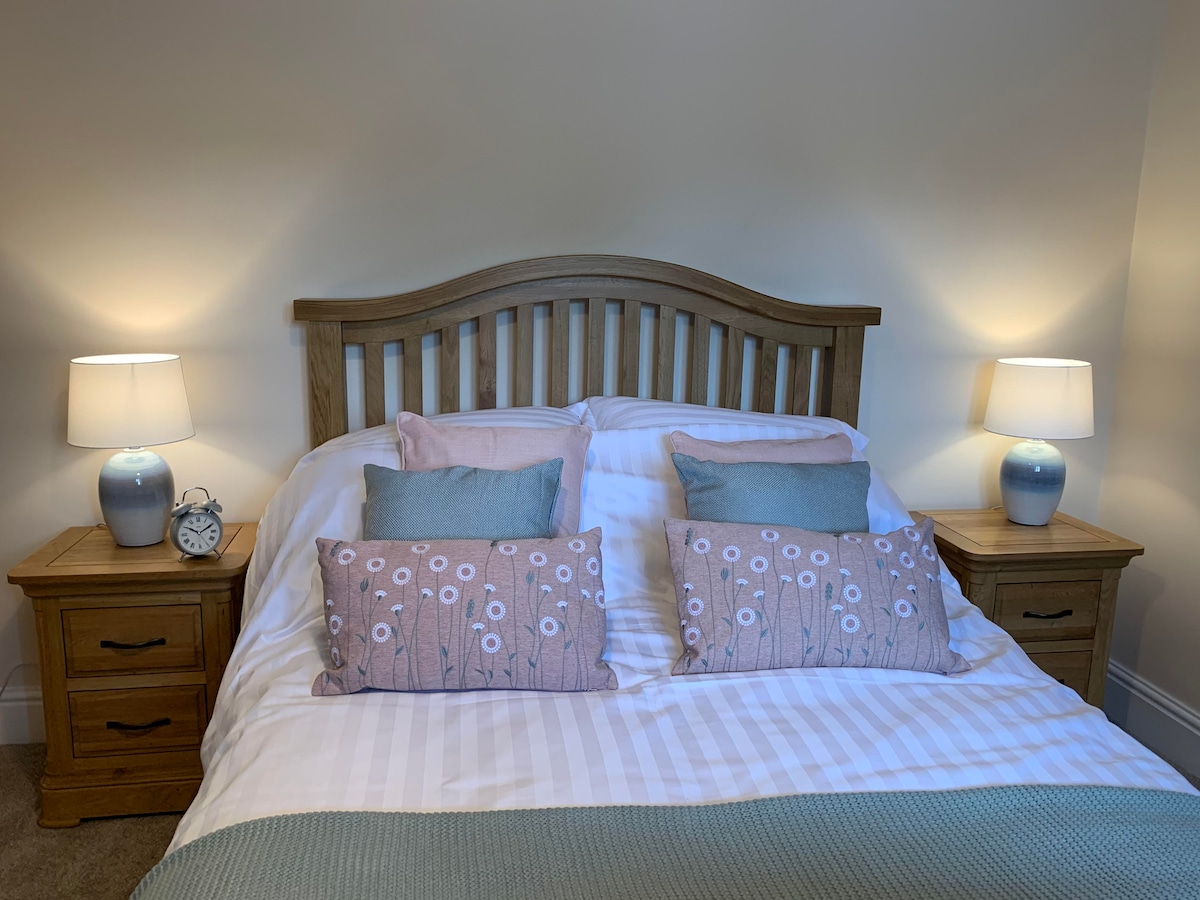 Double bed  smart Tv