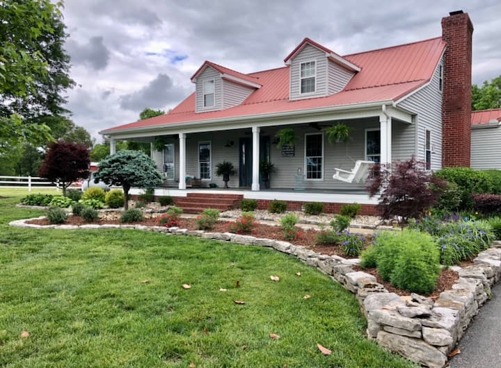 Peaceful country farmhouse with beautiful sunsets Houses for Rent in
