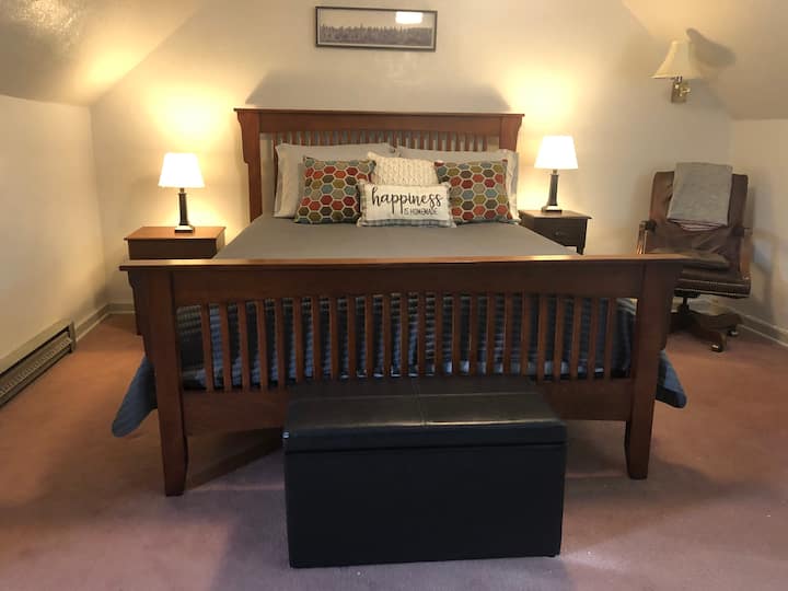 Rest your eyes in a cozy studio centrally located Apartments for Rent