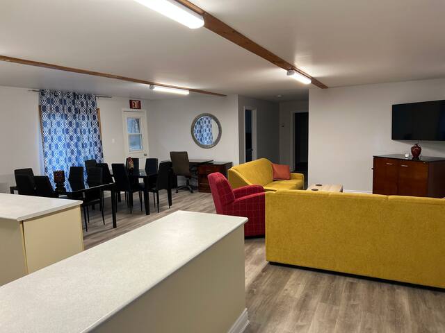 True Glamping, 4 Bedroom, Family Cottage Sleeps 12 gallery image 2