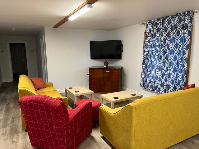 True Glamping, 4 Bedroom, Family Cottage Sleeps 12 gallery image 3