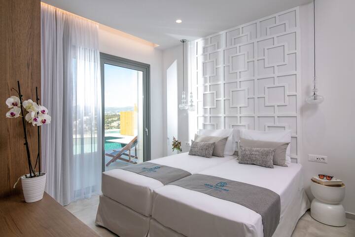 Sea View Blue Senses Villa Thalassa heated pool gallery image 4