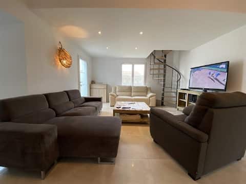 Annonce Airbnb populaire: Quiet and in the heart of the island. à Saint Pierre D'oléron