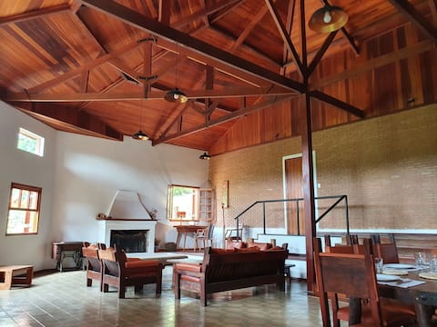 Anúncio popular: Spacious country house: nature, dam and fireplace em Joanópolis