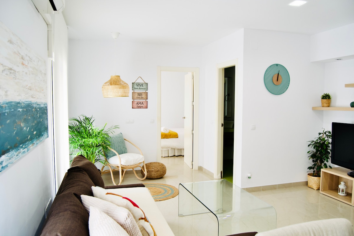Popular Airbnb listing: Kawaii Malagueta Apartment in Monte Sancha