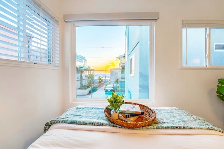 Ocean View ☆Few Steps to Sand & Dining☆AC☆ Dogs OK