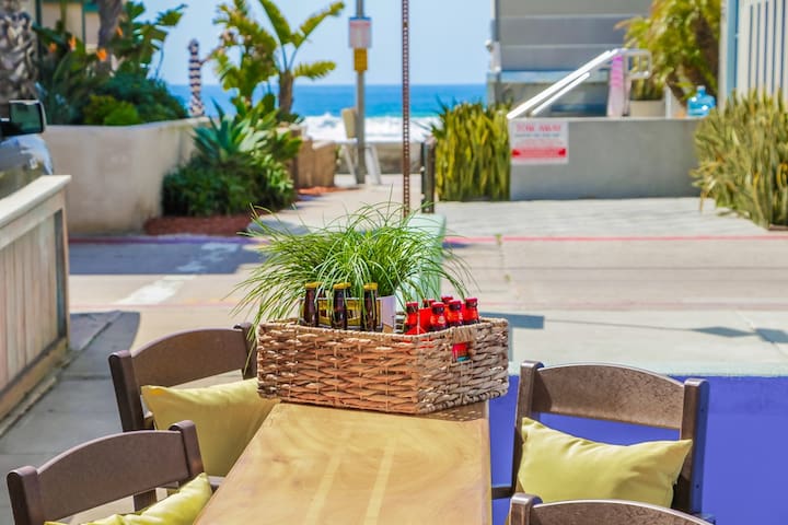 Ocean View ☆ Steps to Beach & Dining ☆ AC ☆ DogsOK gallery image 2