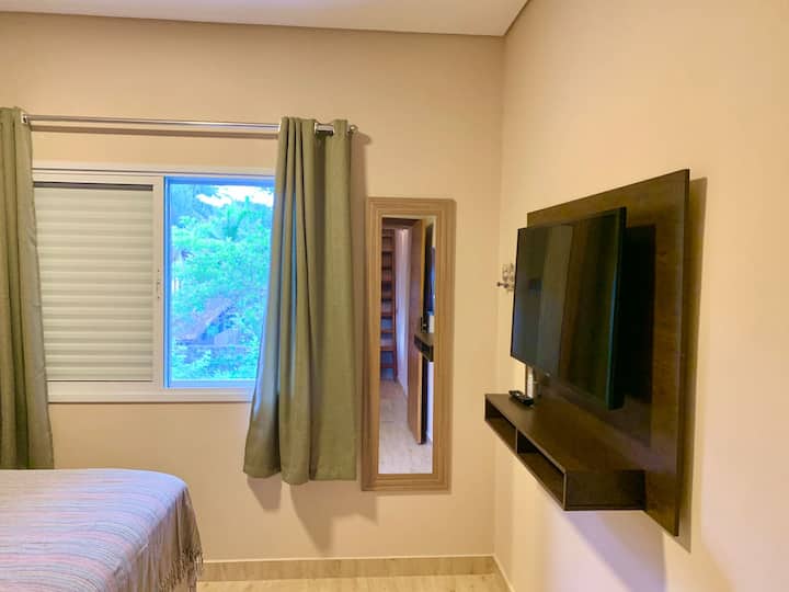 Ნომერი ორადგილიანი საწოლით, კონდიცირებით, ტელევიზორით