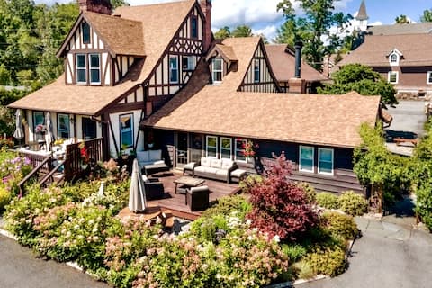 Bolton Landing Beauty -Steps to beach & town