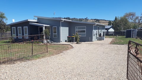 Home in Berridale near Lakes Jindabyne & Eucumbene