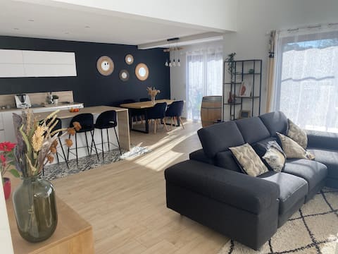 Townhouse 5 min from Ajaccio with pool