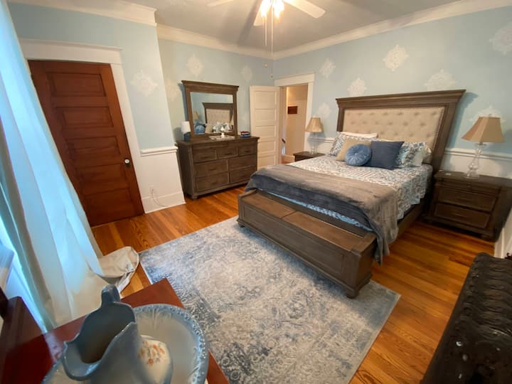 חדר שינה 2 - מיטת קווין