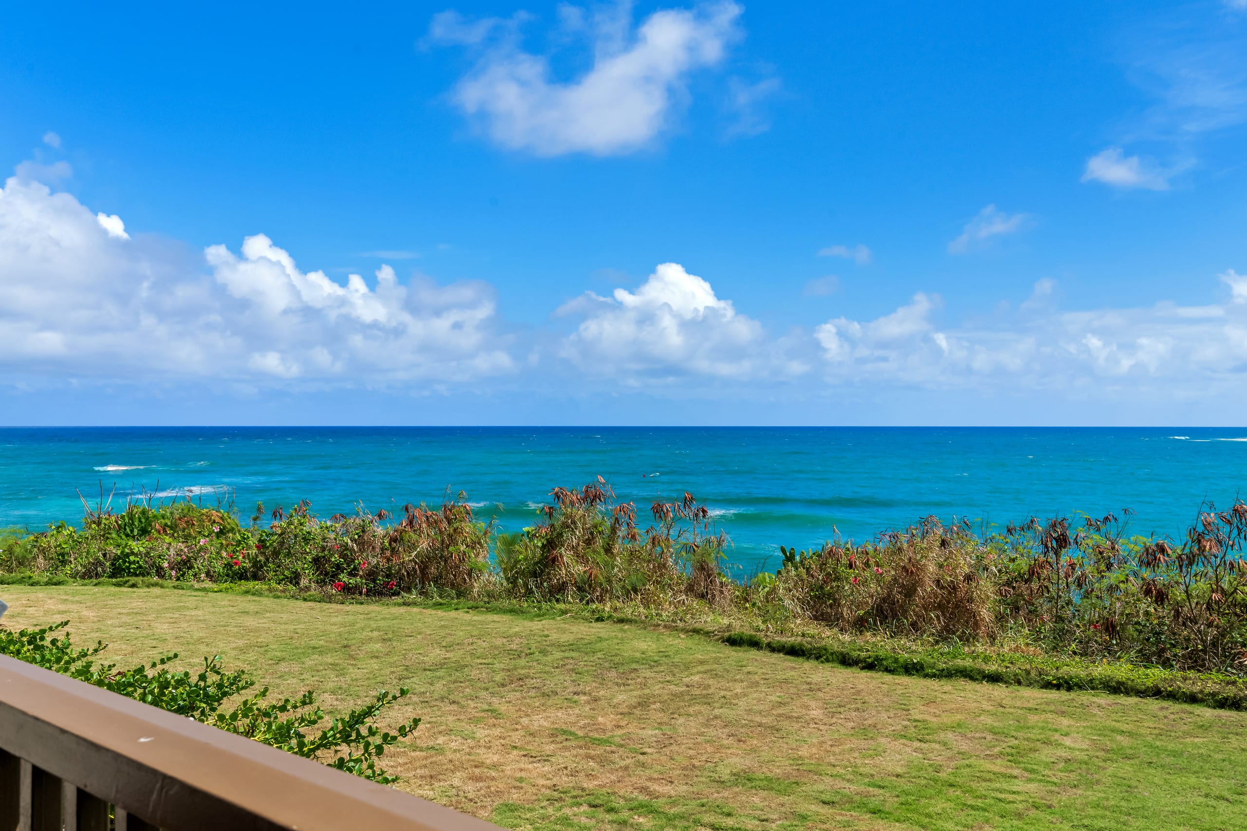 Beautiful OCEANFRONT Kauai Condo with beach access - Photo 21