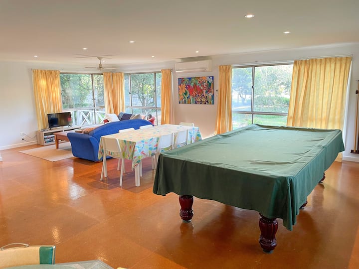 Family Beach Bungalow For Up To 10 + Pool Table! - Geelong
