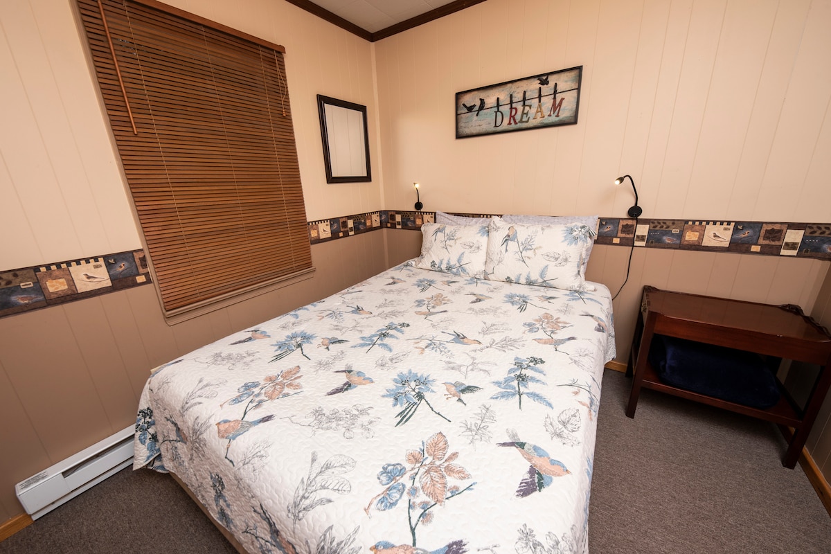 ห้องนอนเตียงควีนไซส์