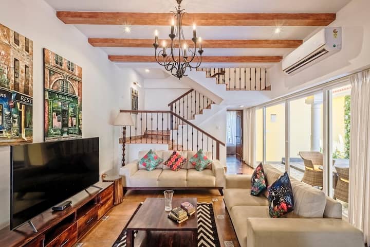 This is the living room space as you enter the Villa