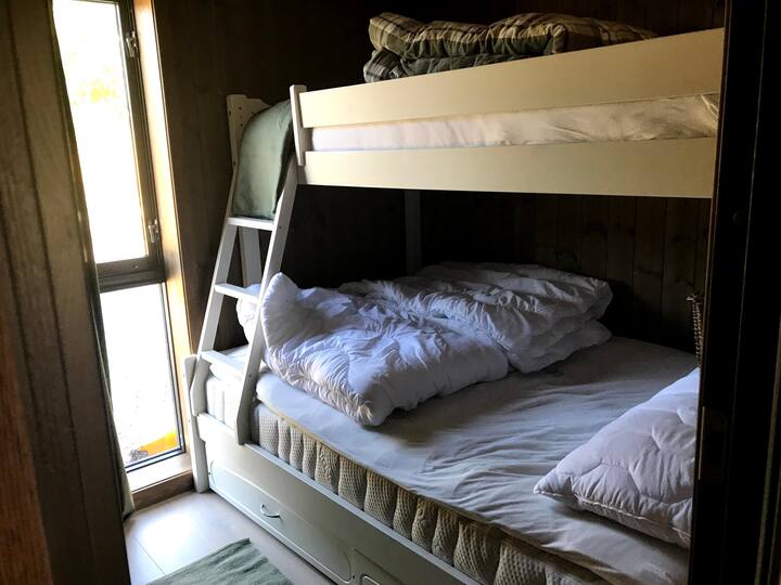 საძინებელი 4