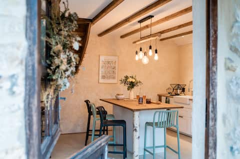 Breton Cottage | Charming Gîte (Ideal Location)