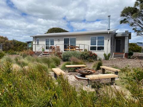 Rocky Shores Lulworth family friendly holiday home