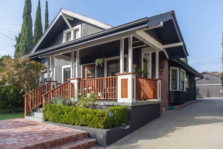 Los Feliz Craftsman Bungalow Getaway