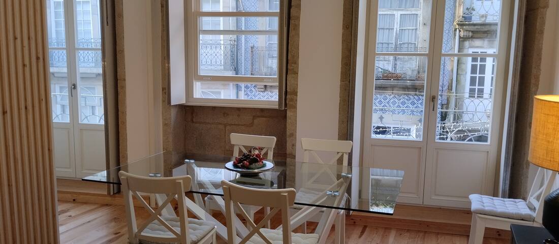 Type 2 Apartment :Rua das Flores – Porto Downtown gallery image 2