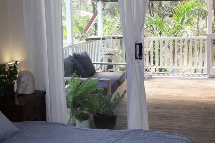 Hamptons-style riverside house ~ 800m to beach gallery image 4