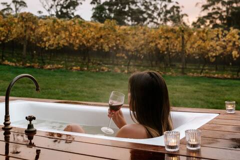 Meander Valley Vineyard Escape
