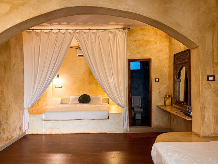 Bedroom 1 image 4