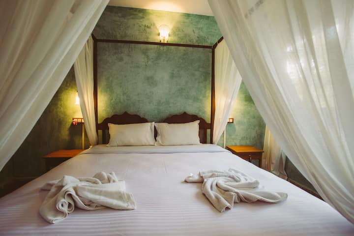 Bedroom 1 image 6