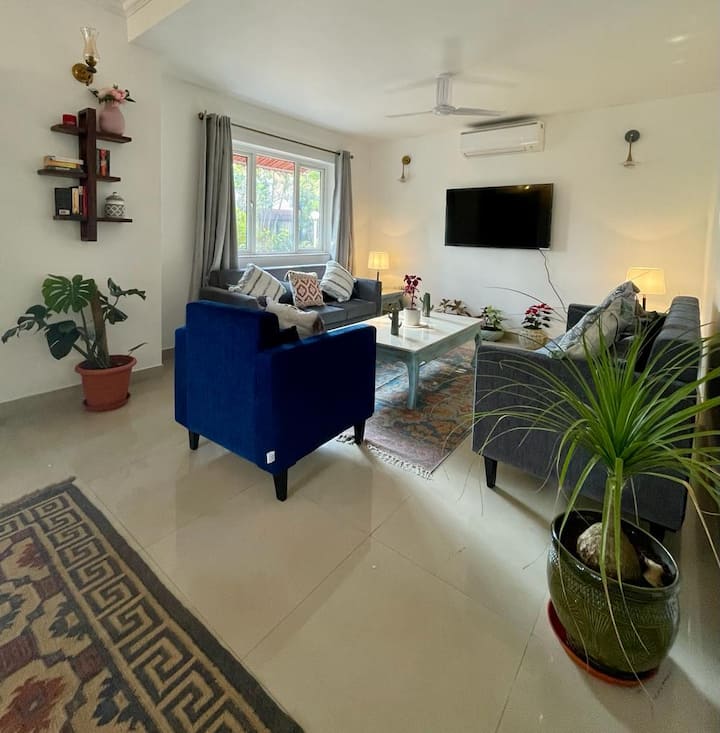 Living room image 2