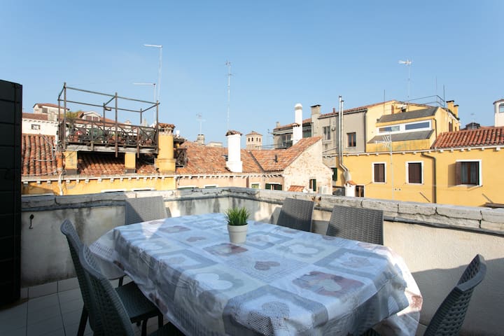 Corte del Tintor 2103 with rooftop terrace