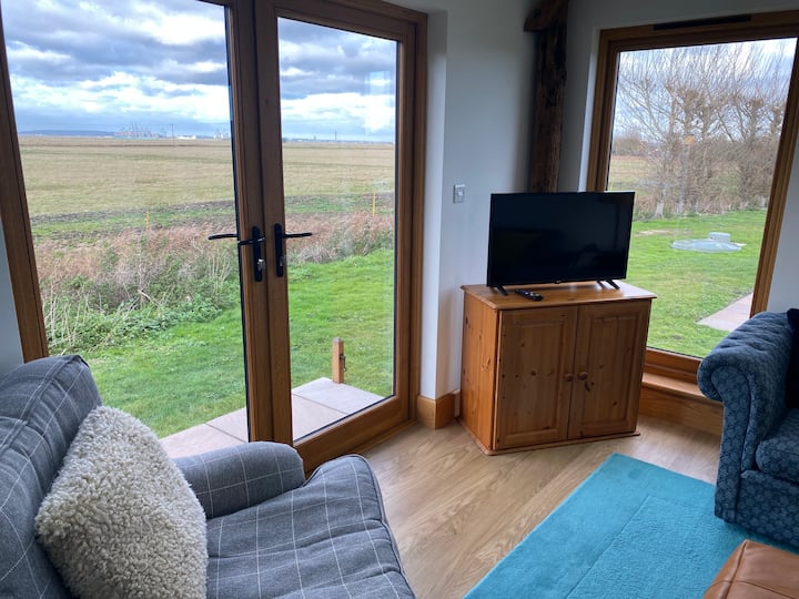 Unique Barn Conversion With Beautiful Marsh Views - Kent
