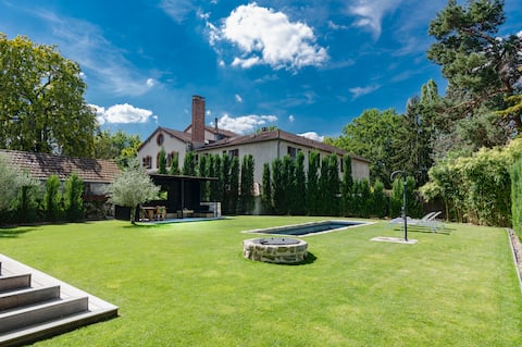 Country house with pool