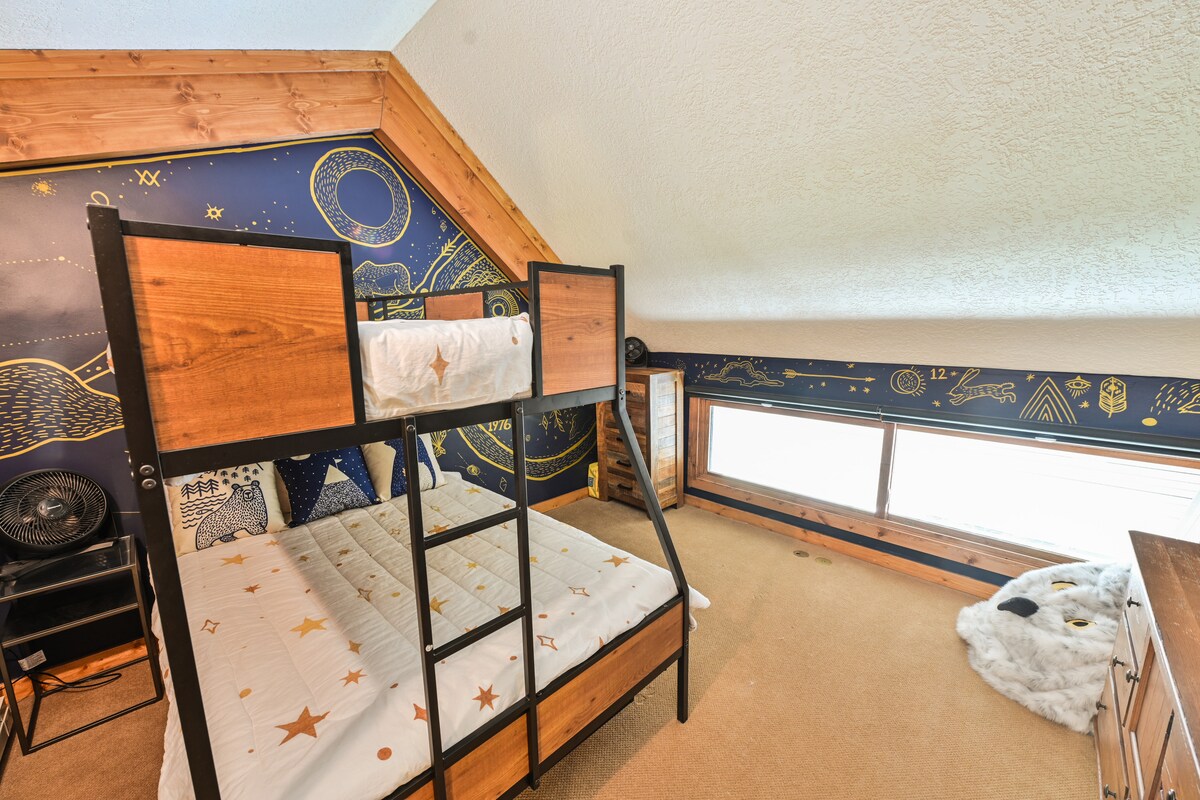 Upstairs twin over full bunk with twin trundle