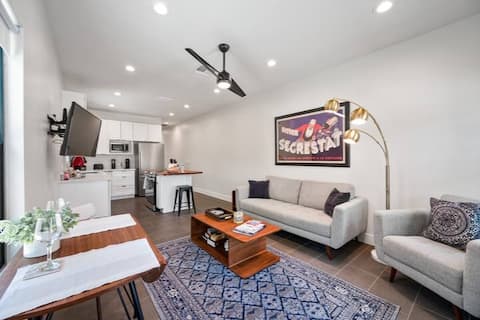 Top Airbnb: Luxury 2 Bedroom Bungalow in Downtown Phoenix in Central City