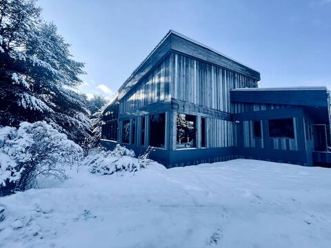 Luxury Blue Chalet With Hot Tub And Sauna
