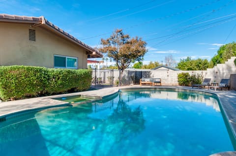 BOHEMIAN AND MODERN SERENE HOME WITH POOL