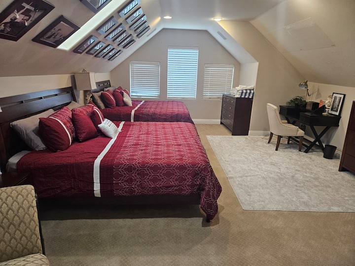 Wilson Creek Suite

Loft Floor