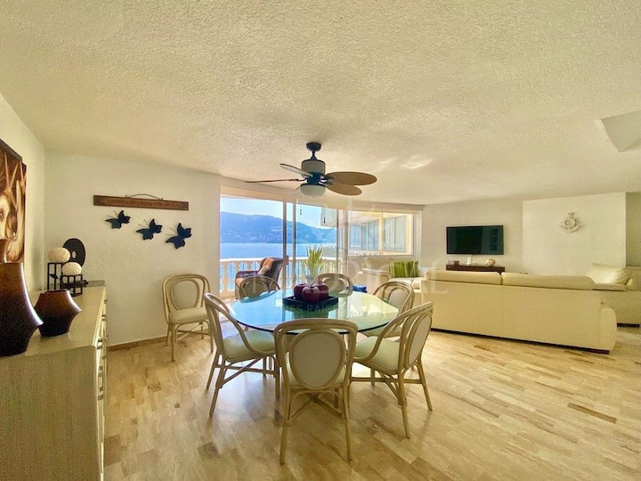 Beachfront 3 Bedroom Apartment Apartments for Rent in Acapulco de