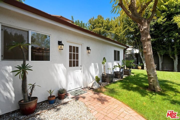 New 2 Bedrm Private Home Unit In The Heart Of Weho - Los Angeles, CA