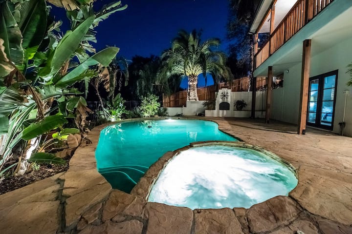 Entire Villa In Malibu_5-bedroom With Pool And Spa - Malibu, CA