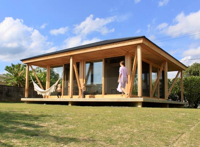 Entire home with 1 bedrooms in Okinawa - 竹盛旅館 別邸
~SHINMINKA Villa IRIOMOTE~