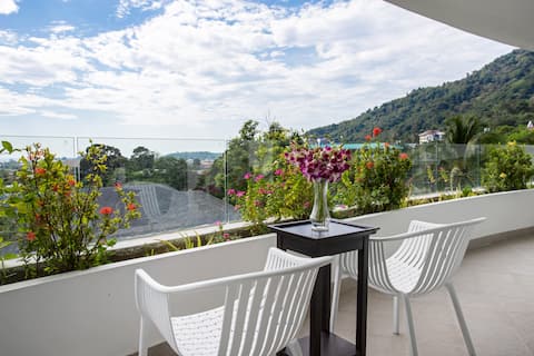 Seaview 2BR Apartment in Kata