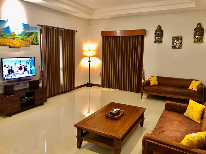 Villa Bella- Legian/seminyak- 3br Villa With Pool - Kuta