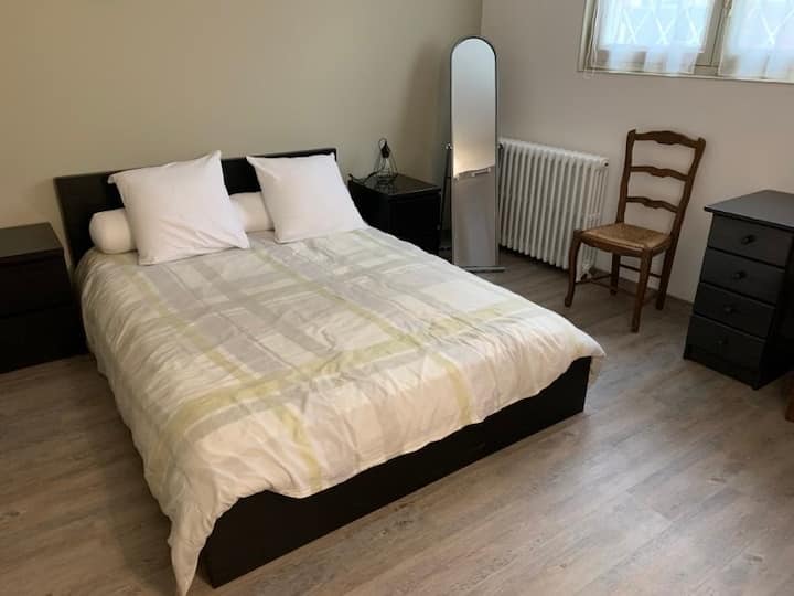 საძინებელი 1