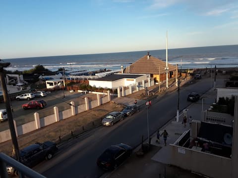 Beautiful apartment for 4 with ocean views