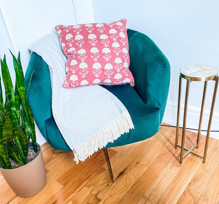 Chic Studio ~Walk To Dining, Shops & Trails - Traverse City, MI