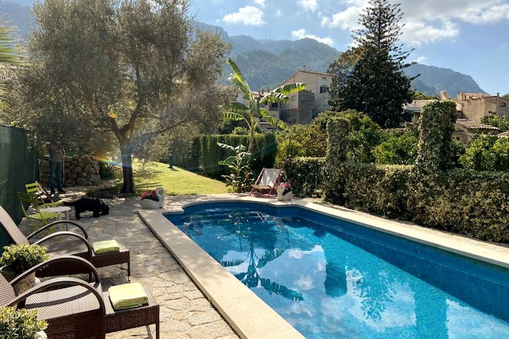 Lovely villa with a salty & private swimming pool