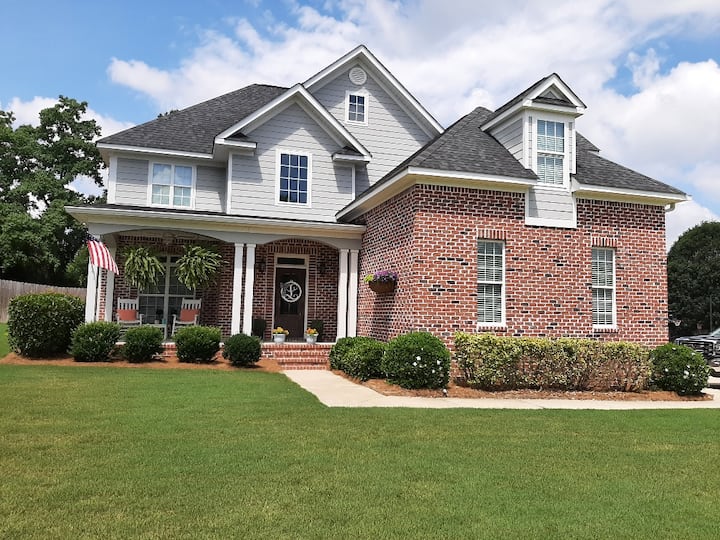 Perfect Masters Rental in a Cozy Neighborhood Houses for Rent in