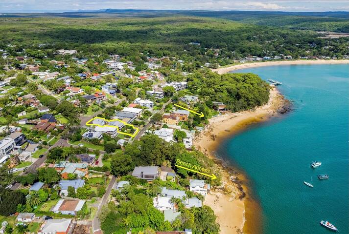 Bundeena Beach Getaway- water views & sunny deck gallery image 4